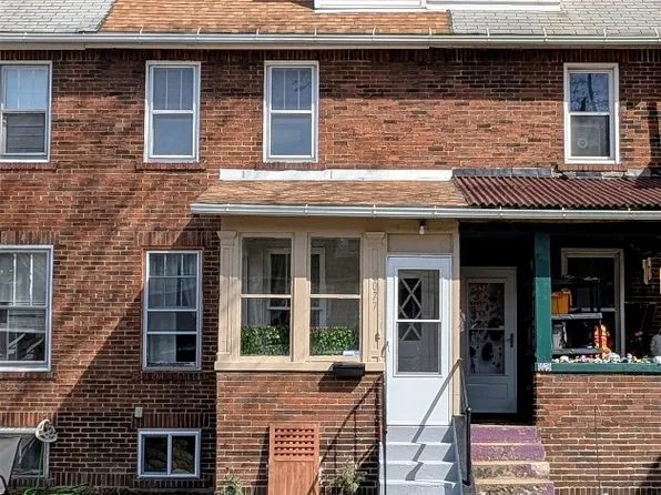 1077 Priestley Ave, Erie, PA 16511