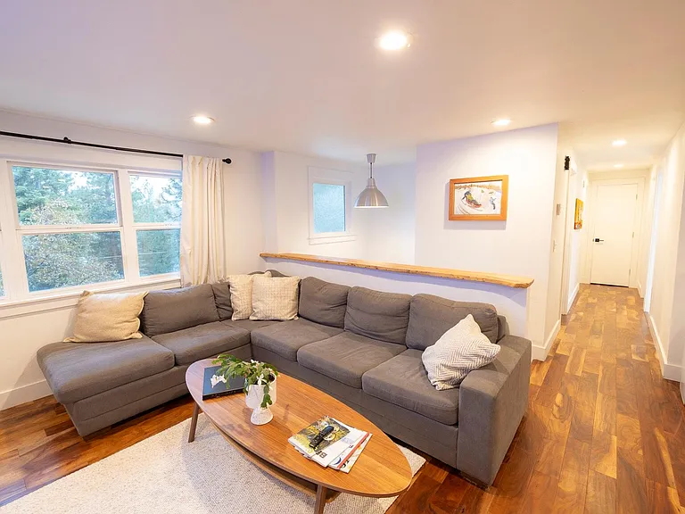 1600 NW Quincy Ave #1 — Photo 6