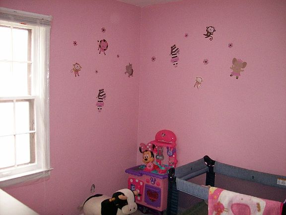 5th image of 180 Garfield Ave