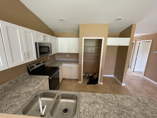 126 Hightower Ave S, Lehigh Acres, FL 33973
