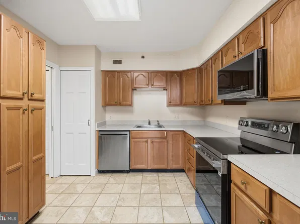 5501 Seminary Rd, Falls Church, VA