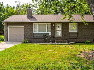 702 SW Lea Dr, Lees Summit, MO 64081
