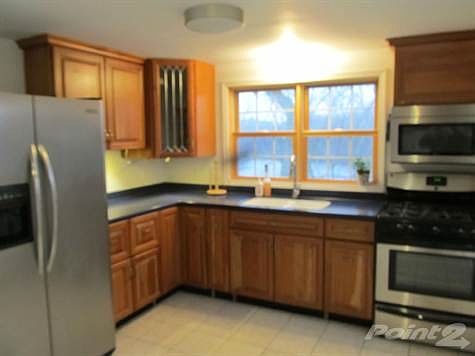 2nd image of 250 Grove St