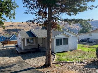 1011 3rd St, Asotin, WA 99402