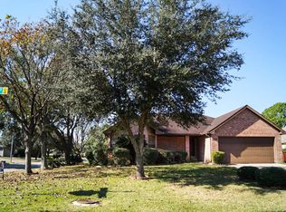910 S Peach Hollow Ct, Pearland, TX 77584