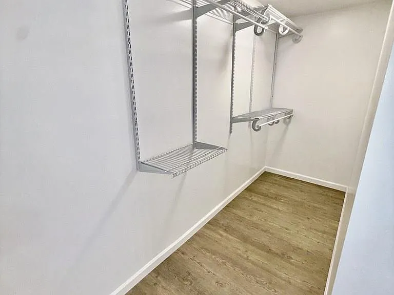 204 N Palm St — Photo 13