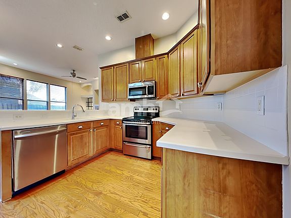 3rd image of 821 Templeton Ln