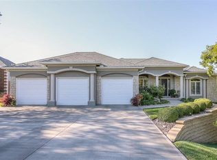 1611 NW Sunridge Dr, Blue Springs, MO 64015