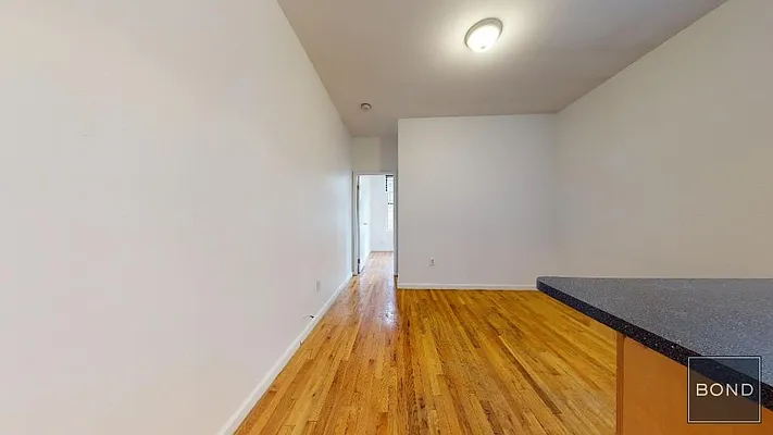 Rented by Bond New York | media 25