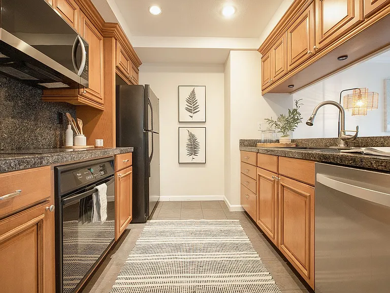 504 Ocean Ave #4 — Photo 13