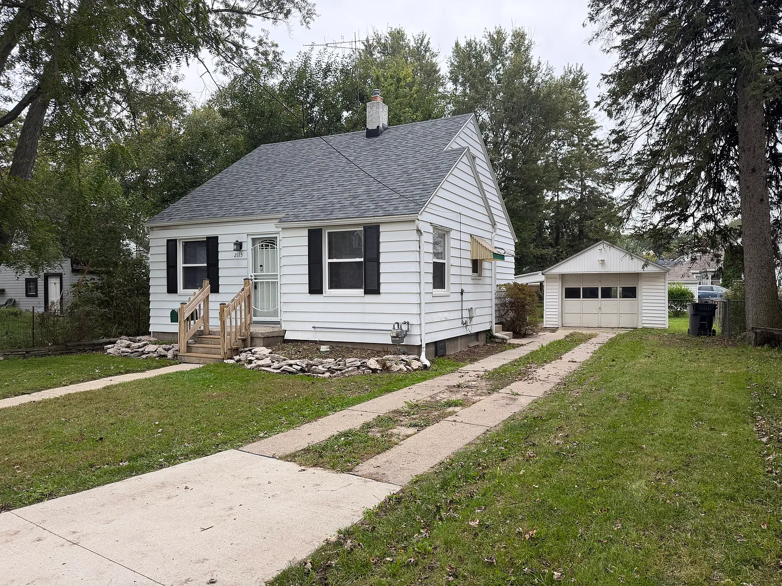 2115 Berdan Ave — Photo 1