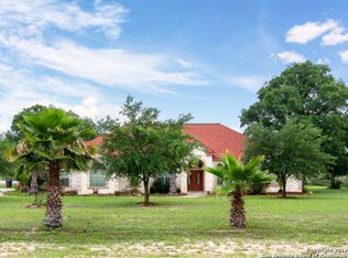 116 Abrego Ridge Dr, Floresville, TX 78114