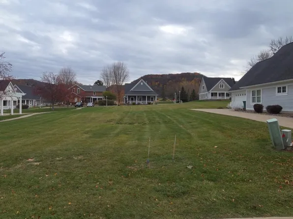 76 Brickyard Ln, Winona, MN 55987