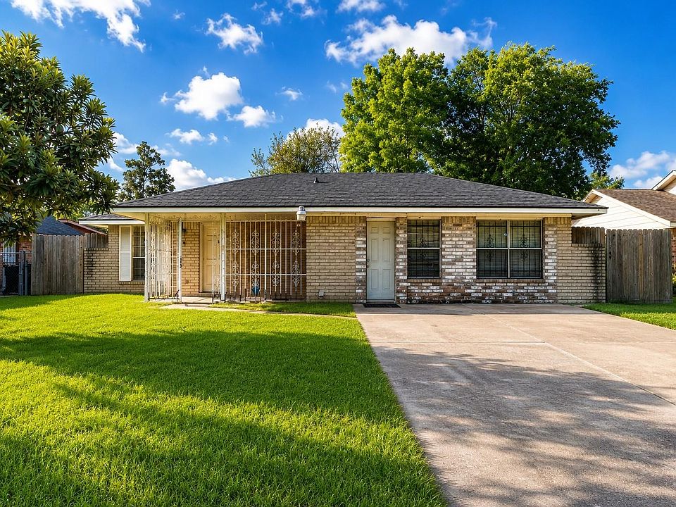 1st image of 1219 Fallbrook Dr