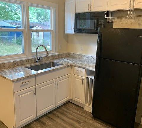 4th image of 1093 Mackinaw St