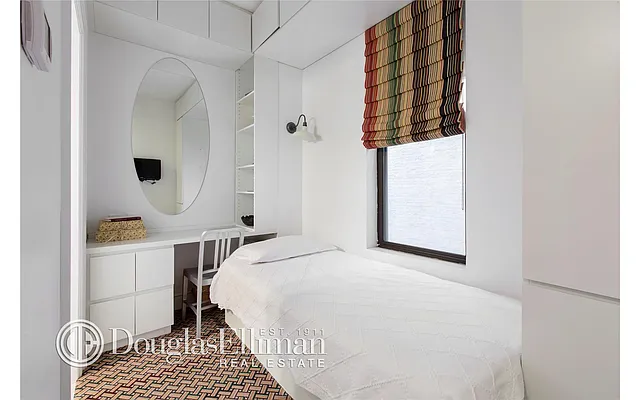 Sold by Douglas Elliman | media 22