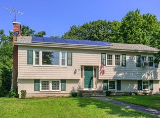 97 Rolling Acres Rd, Lunenburg, MA 01462