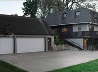 2430 Cherry St, Dubuque, IA 52001