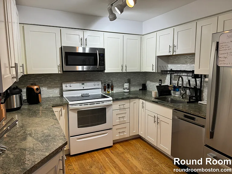 382 Ocean Ave #382 — Photo 4