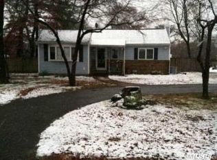 50 Ridgedale Ave, Farmingville, NY 11738