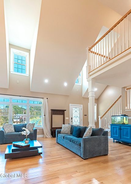 5th image of 216 Glenmont Road