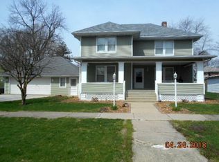 505 S Poplar St, Pana, IL
