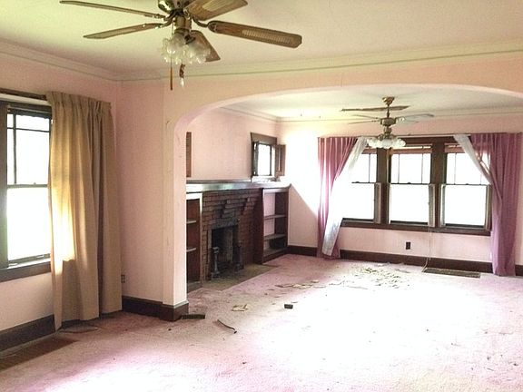 4th image of 1715 Auburn St