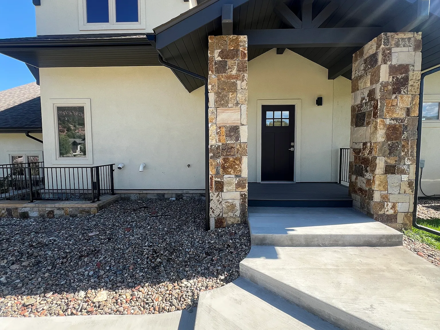 3 bed, 2.5 bath, 2048 sqft, $4,500 — Photo 1