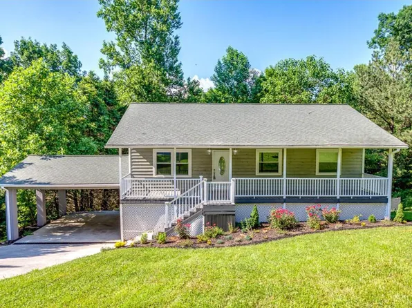 327 Cedar Cir, Jacksboro, TN 37757