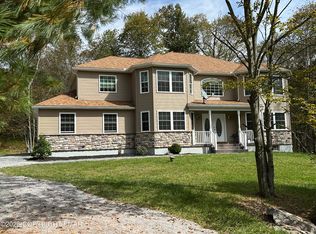 163 Scenic Dr, Blakeslee, PA 18610