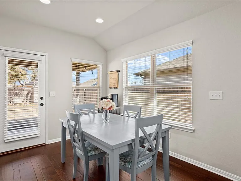 117 Beech Creek Ln — Photo 12