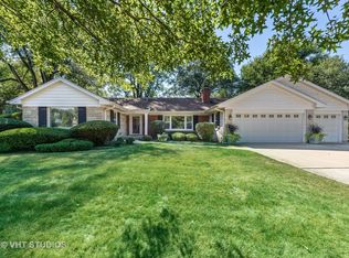 1108 Woodview Rd, Burr Ridge, IL 60527