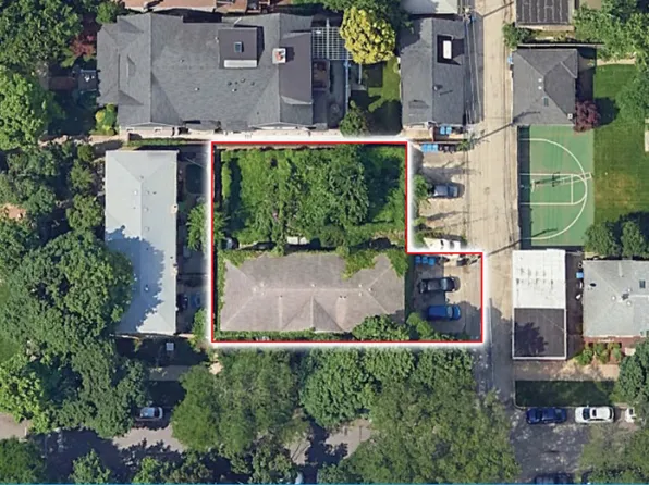 1722 W Belle Plaine Ave, Chicago, IL 60613
