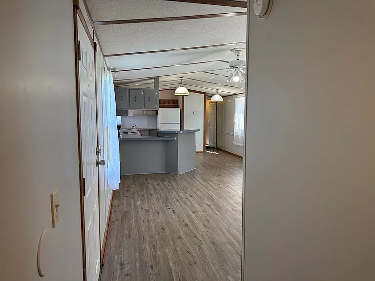 2471 Albany Dr — Photo 18