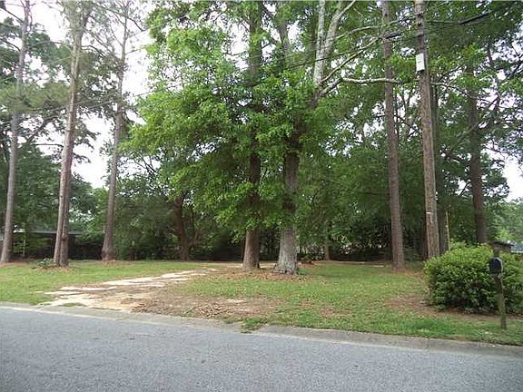 3rd image of 2854 Woodline Dr E