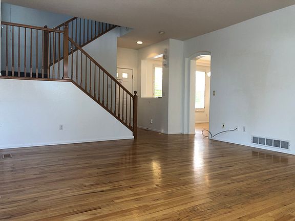 3rd image of 1910 Lowell Blvd