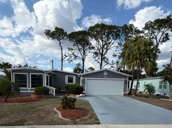 806 Via Del Sol, North Fort Myers, FL 33903