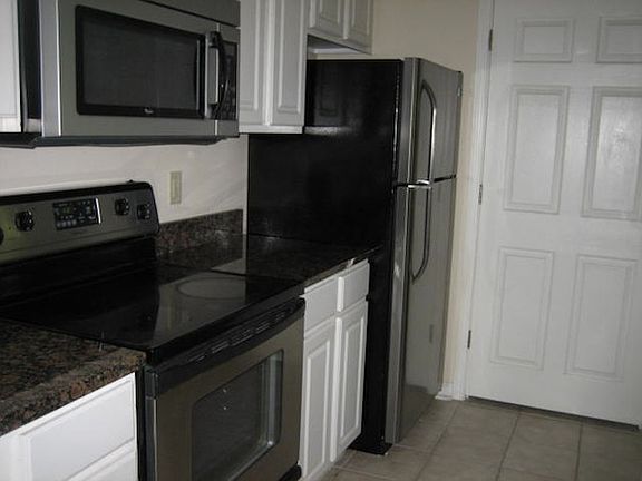 2nd image of 1600 Long Grove Dr Unit 412