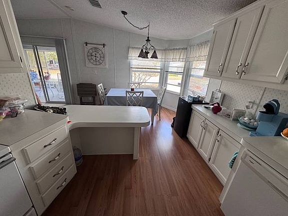 5th image of 3124 Tree Frog Ln