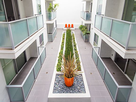 3rd image of 1427 7th St APT 505