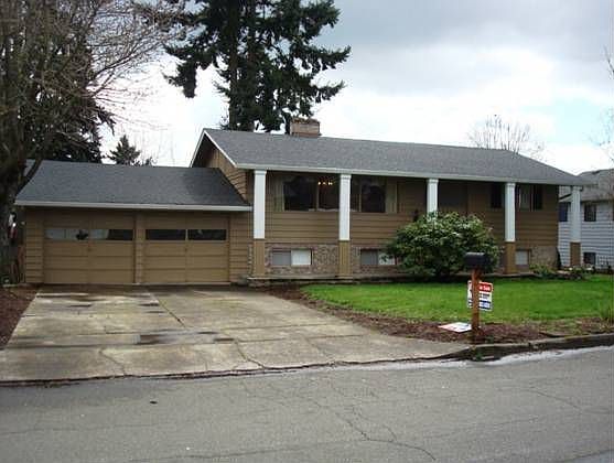 1st image of 4301 NE 49th St