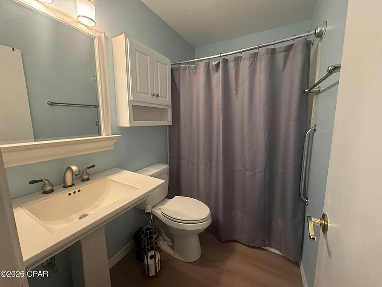 314 E 1st Ct — Photo 10