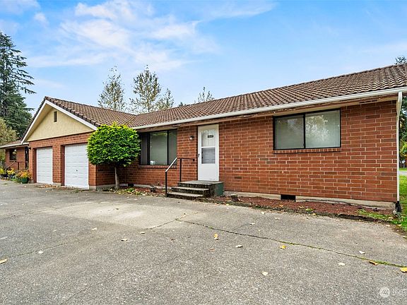 3rd image of 10006 10008 Mckinley Avenue E
