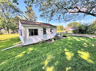 6520 Young Rd, Omro, WI 54963