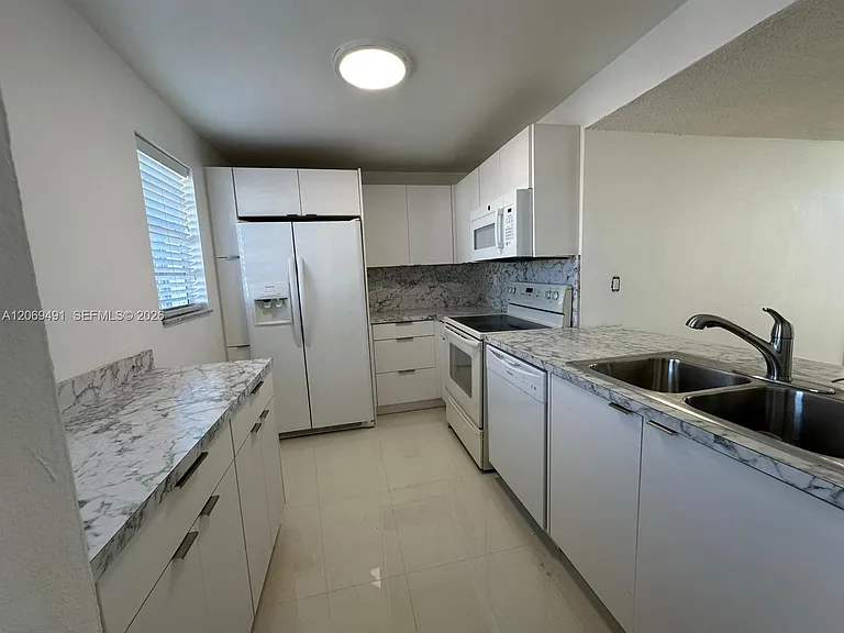 14170 SW 84th St #402-F — Photo 12
