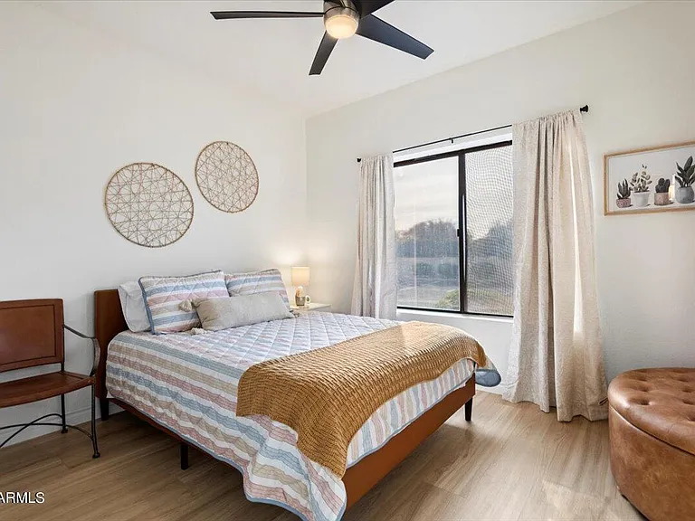 1017 E Maryland Ave #116 — Photo 17