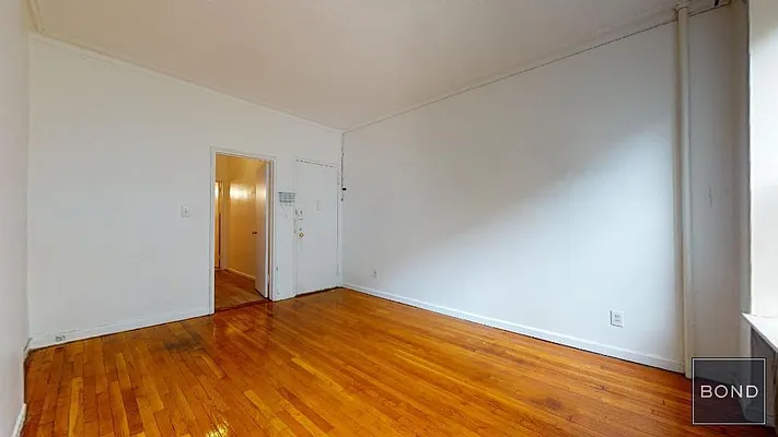 Rented by Bond New York | media 8