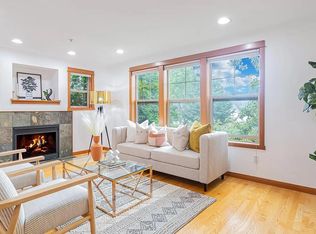 11310 8th Ave NE, Seattle, WA 98125