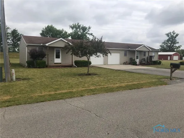 241-275 W Marion St, Deshler, OH 43516