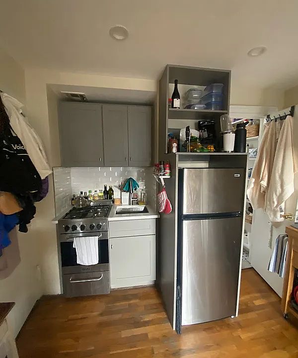 1st image of 370A Grand Ave #3R